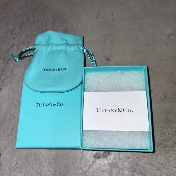 Tiffany & Co. Sugar Pie Charm or Pendant in Sterling Silver rare retired .925 - Picture 3 of 9